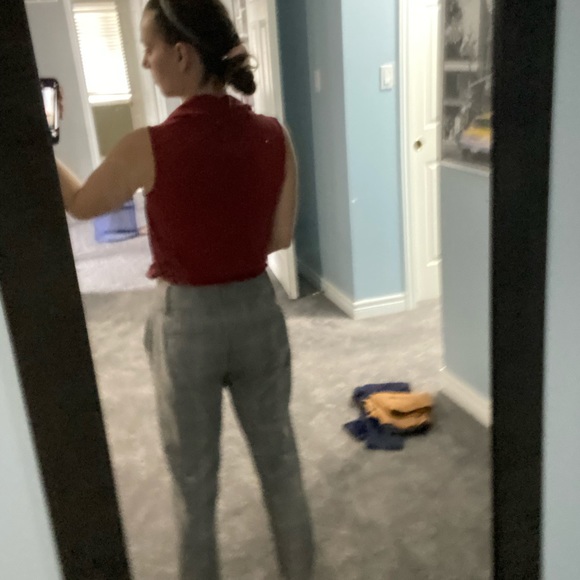 Red top - Picture 2 of 3